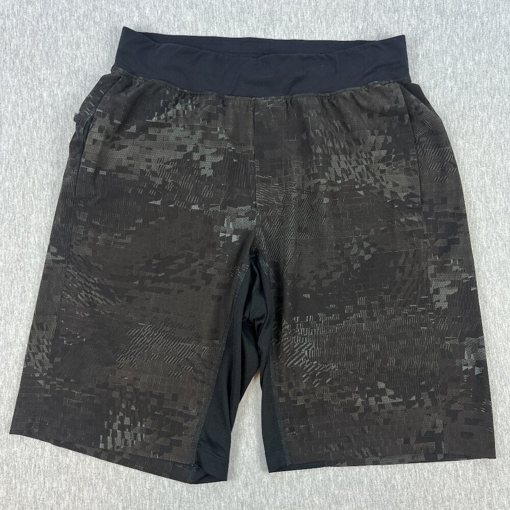 Lululemon T.H.E Short Mens M Linerless 11" Inseam Abstract Camo Black Gray Brown
